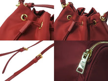 Load image into Gallery viewer, 極美品 PRADA プラダ ハンドバッグ 2WAY トライアングルロゴ ナイロン ネ レッド 巾着 1BH038 中古 62931