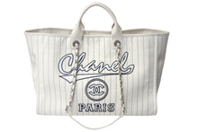 画像をギャラリービューアに読み込む, CHANEL シャネル ドーヴィルGM チェーン トートバッグ ランダム ココマーク ハンドバッグ A67001 ホワイト ブラック 美品 中古 62960