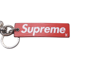 LOUIS VUITTON Supreme ルイヴィトン シュプリーム ポダウンタウンタブチャーム MP2074 レッド シルバー金具 中古 62698