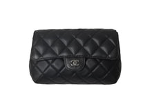 画像をギャラリービューアに読み込む, 極美品 CHANEL シャネル ポーチ マトラッセ 17番台 化粧ポーチ ラムスキン ブラック シルバー金具 中古 62973