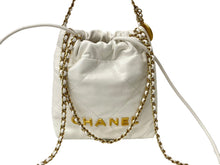 Load image into Gallery viewer, 極美品 CHANEL シャネル チェーンショルダーバッグ シャネル22 ミニ AS3980 プレート カーフスキン ホワイト 中古 62980
