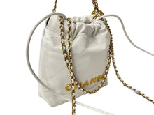 Load image into Gallery viewer, 極美品 CHANEL シャネル チェーンショルダーバッグ シャネル22 ミニ AS3980 プレート カーフスキン ホワイト 中古 62980