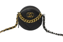 Load image into Gallery viewer, 極美品 CHANEL シャネル ショルダーバッグ チェーン 19 ココマーク ラムスキン ラウンド型 ブラック ゴールド金具 中古 63004