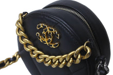 Load image into Gallery viewer, 極美品 CHANEL シャネル ショルダーバッグ チェーン 19 ココマーク ラムスキン ラウンド型 ブラック ゴールド金具 中古 63004