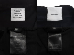 VETEMENTS ヴェトモン 23SS ユーズド加工ロゴエンボスプリントTシャツ 23SS ブラック サイズS UE63TR740B 美品 中古 63075