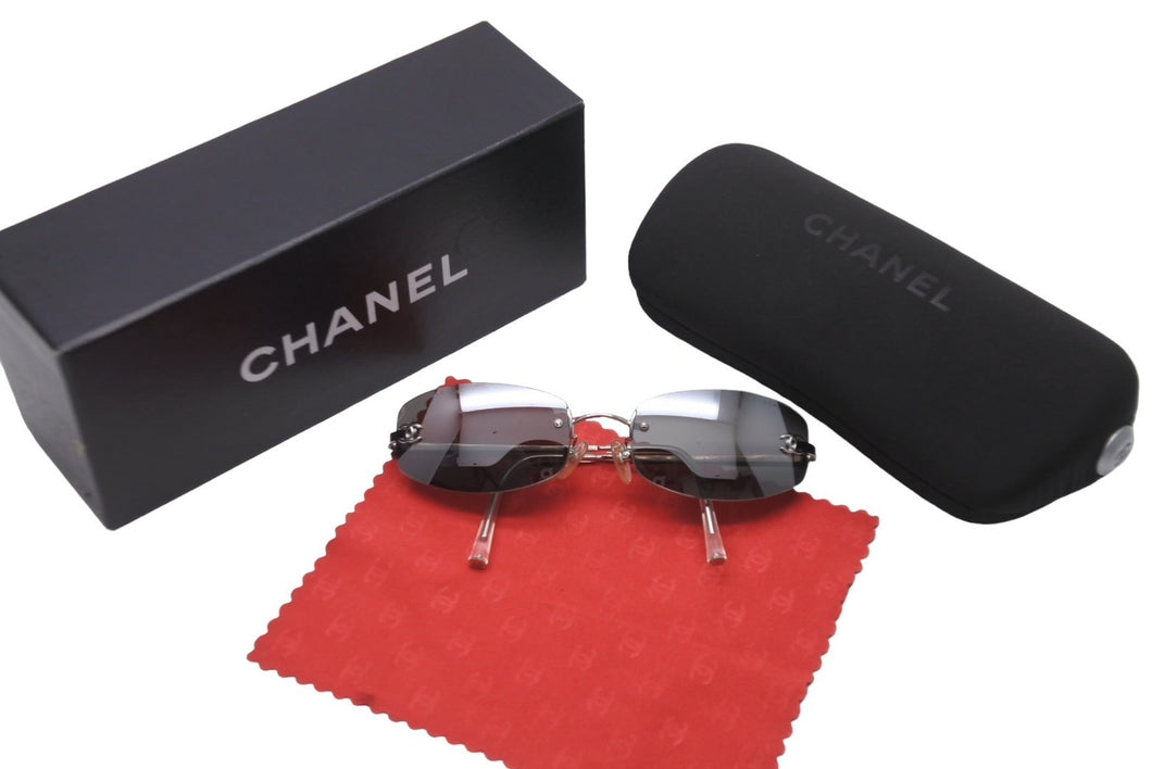 CHANEL シャネル サングラス サイズ54◻︎19 130 ココマーク 4002 c.124/22 シルバー リムレス 美品 中古 63151 –  Casanova Vintage