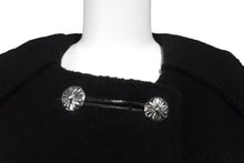 Load image into Gallery viewer, 極美品 CHROME HEARTS クロムハーツ クロスボールボタン ノーカラーウールコート XS カシミヤ ブラック 中古 63166