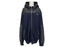 Load image into Gallery viewer, PRADA プラダ プレート付きナイロン切り替えジップアップパーカー UMG107 サイズ56 ネイビー シルバー金具 美品 中古 63178
