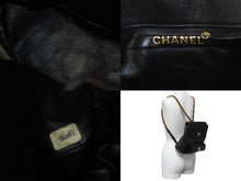 画像をギャラリービューアに読み込む, CHANEL シャネル マトラッセ リュック Wココマーク バックパック ココマーク 2番台 1993年 ラムスキン ブラック ゴールド金具 良品 中古 63472