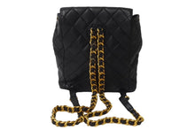 画像をギャラリービューアに読み込む, CHANEL シャネル マトラッセ リュック Wココマーク バックパック ココマーク 2番台 1993年 ラムスキン ブラック ゴールド金具 良品 中古 63472