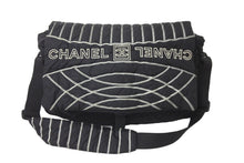 画像をギャラリービューアに読み込む, CHANEL シャネル スポーツライン ナイロン ショルダーバッグ 10番台 ブラック ココマーク ロゴ ドレイク愛用 美品 中古 63478