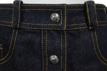 Load image into Gallery viewer, 極美品 CHANEL シャネル デニム スカート E97 ネイビー P07739V05664 ココマーク ボタン ロゴ ヴィンテージ サイズ34 中古 63509