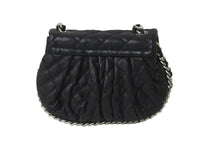 Load image into Gallery viewer, CHANEL シャネル チェーンアラウンドショルダーバッグ 18番台 ラムスキン ブラック シルバー金具 美品 中古 63518