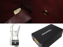 Load image into Gallery viewer, CHANEL シャネル ヴィンテージ ミニマトラッセチェーンショルダーバッグ19cm 1番台 ブラック ゴールド金具 美品 中古 63522