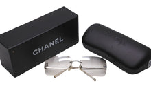 Load image into Gallery viewer, 極美品 CHANEL シャネル サングラス サイズ62▫︎17 120 ココマーク ラインストーン シルバー クリア 4017-D c.159/6I 中古 63530