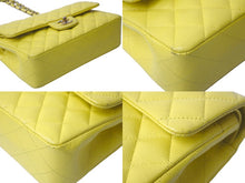 Load image into Gallery viewer, 極美品 CHANEL マトラッセ Wフラップ チェーンショルダー キャビアスキン ランダム 23cm ショルダーバッグ イエロー ゴールド金具 中古 63542