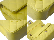 Load image into Gallery viewer, 極美品 CHANEL マトラッセ Wフラップ チェーンショルダー キャビアスキン ランダム 23cm ショルダーバッグ イエロー ゴールド金具 中古 63542