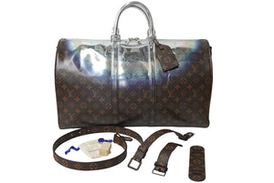 LOUIS VUITTON 2023年 ルイヴィトン キーポルバンドリエール50 モノグラムメタリック・ネビュラ M23118 シルバー金具 中古 63593