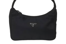 Load image into Gallery viewer, PRADA プラダ ハンドバッグ ホーボー MV515 トライアングルロゴ ブラック ナイロン シルバー金具 美品 中古 63601