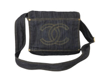 Load image into Gallery viewer, CHANEL シャネル ショルダーバッグ スパークリングデニム 10番台 ココマーク ネイビー A31987 ゴールド金具 美品 中古 63616