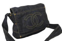 Load image into Gallery viewer, CHANEL シャネル ショルダーバッグ スパークリングデニム 10番台 ココマーク ネイビー A31987 ゴールド金具 美品 中古 63616