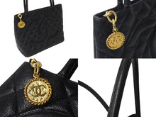 画像をギャラリービューアに読み込む, 極美品 CHANEL シャネル ハンドバッグ 復刻トート キャビアスキン マトラッセ ココマーク 6番台 ゴールド金具 中古 63628