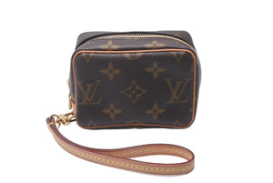 極美品 LOUIS VUITTON ルイ ヴィトン トゥルース ワピティ ポーチ ストラップ付き M58030 モノグラム 中古 63639 –  Casanova Vintage