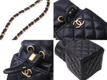 Load image into Gallery viewer, 新品同様 CHANEL シャネル ミニ巾着ショルダーバッグ ミニバッグ ブラック 31番台 ラムスキン ゴールド金具 中古 63640