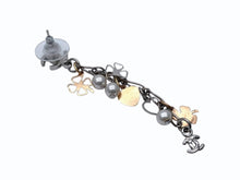 Load image into Gallery viewer, 極美品 CHANEL シャネル ドロップピアス 重量約7g 06A刻印 ココマーク クローバー ハート フェイクパール 両耳用 中古 63665