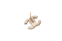 Load image into Gallery viewer, CHANEL シャネル ピアス ココマーク E16V ラインストーン パール ゴールドカラー メタル アクセサリー 美品 中古 63708