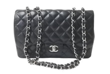 Load image into Gallery viewer, 極美品 CHANEL シャネル チェーンショルダーバッグ マトラッセ30 シングルフラップ ブラックシルバー 13番台 中古 63718