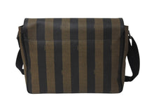 画像をギャラリービューアに読み込む, FENDI フェンディ メッセンジャーバッグ スクエア ペカン柄 ブランドロゴ コーティングキャンバス レザー ブラウン 美品 中古 63733