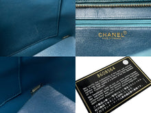 画像をギャラリービューアに読み込む, CHANEL シャネル 復刻トート 7番台 ハンドバッグ ココマーク キャビアスキン ターコイズブルー シルバー金具 美品 中古 63735