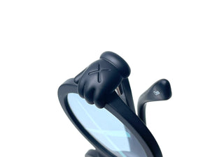 New and unused KAWS x SONS+DAUGHTERS Sunglasses Glasses for Kids Round 41-18-120 Plastic Black Used 63777