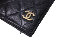 画像をギャラリービューアに読み込む, CHANEL シャネル マトラッセ キャビアスキン カードケース パスケース ネイビー 28番台 ゴールド金具 美品 中古 63780