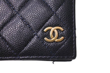 画像をギャラリービューアに読み込む, CHANEL シャネル マトラッセ キャビアスキン カードケース パスケース ネイビー 28番台 ゴールド金具 美品 中古 63780