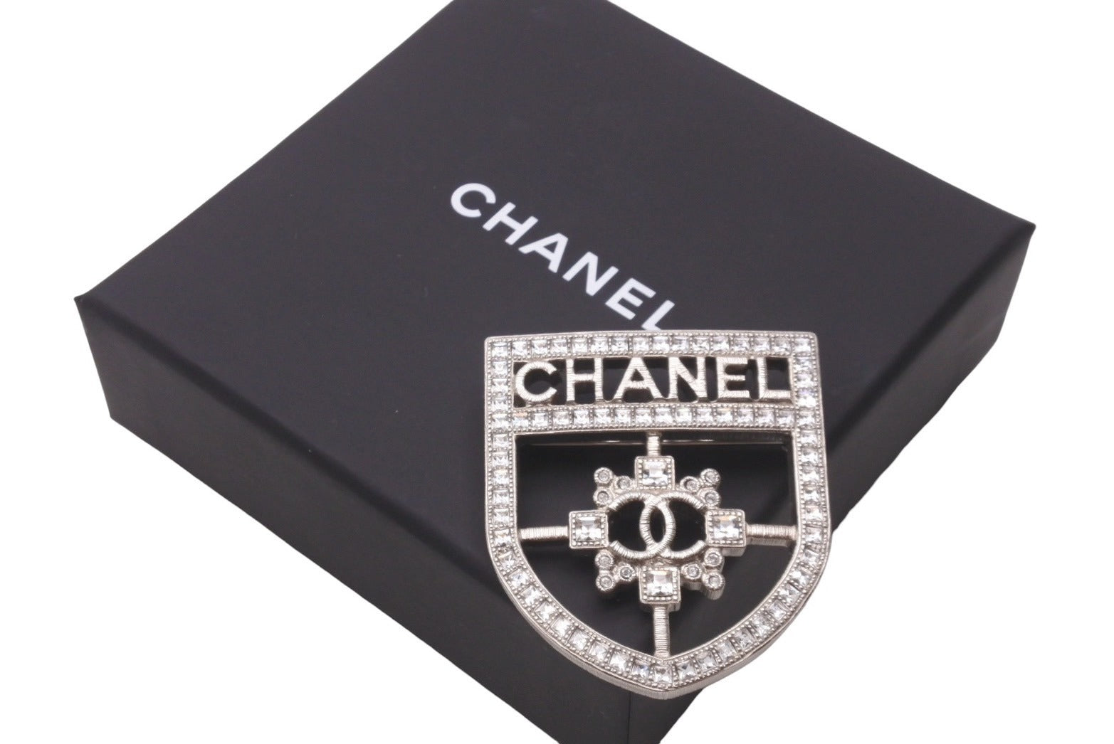 極美品 CHANEL シャネル ヴィンテージ ブローチ ココマーク ラインストーン B16V ココマーク 中古 63817 – Casanova  Vintage