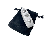 画像をギャラリービューアに読み込む, 極美品 CHROME HEARTS クロムハーツ ブレスレット BTN/2SNP クロスボール3ボタン2スナップ ホワイト シルバー925 レザー 中古 63831