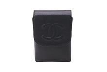 画像をギャラリービューアに読み込む, 極美品 CHANEL シャネル シガレットケース ココマーク A13511 10番台 2006年 キャビアスキン ブラック ゴールド金具 中古 63843