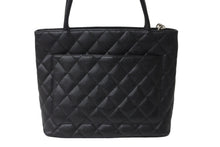 Load image into Gallery viewer, 極美品 CHANEL シャネル ハンドバッグ 復刻トート キャビアスキン マトラッセ ココマーク 9番台 シルバー金具 中古 63892
