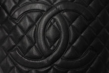 Load image into Gallery viewer, 極美品 CHANEL シャネル ハンドバッグ 復刻トート キャビアスキン マトラッセ ココマーク 9番台 シルバー金具 中古 63892