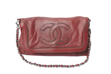 Load image into Gallery viewer, CHANEL シャネル チェーンショルダーバッグ ココマーク 11番台 ラムレザー レッド シルバー金具 美品 中古 63893