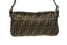 画像をギャラリービューアに読み込む, FENDI フェンディ マンマバケット ワンショルダーバッグ 26424 ズッカ柄 キャンバス レザー ブラウン シルバー金具 美品 中古 4b006390