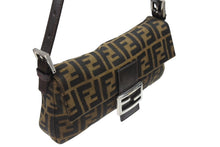 画像をギャラリービューアに読み込む, FENDI フェンディ マンマバケット ワンショルダーバッグ 26424 ズッカ柄 キャンバス レザー ブラウン シルバー金具 美品 中古 4b006390