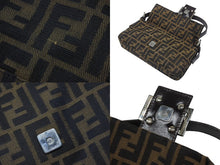 画像をギャラリービューアに読み込む, FENDI フェンディ マンマバケット ワンショルダーバッグ 26424 ズッカ柄 キャンバス レザー ブラウン シルバー金具 美品 中古 4b006396