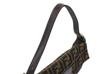 画像をギャラリービューアに読み込む, FENDI フェンディ マンマバケット ワンショルダーバッグ 26424 ズッカ柄 キャンバス レザー ブラウン シルバー金具 美品 中古 4b006396