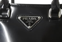 Load image into Gallery viewer, PRADA プラダ ロゴスモールトートバッグ トライアングルロゴ ブラッシュドレザー 1BA331 ZO6 F0002 V ブラック 美品 中古 63970