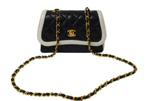 Load image into Gallery viewer, CHANEL シャネル ミニマトラッセ ショルダーバッグ ココマーク 14番台 バイカラー ラムスキン ホワイト ネイビー 美品 中古 63971