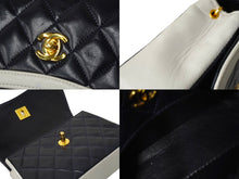 Load image into Gallery viewer, CHANEL シャネル ミニマトラッセ ショルダーバッグ ココマーク 14番台 バイカラー ラムスキン ホワイト ネイビー 美品 中古 63971