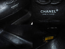 画像をギャラリービューアに読み込む, CHANEL シャネル Wフラップ 23 ショルダーバッグ キャビアスキン 11番台 マトラッセ シルバー金具 ブラック 中古 63974